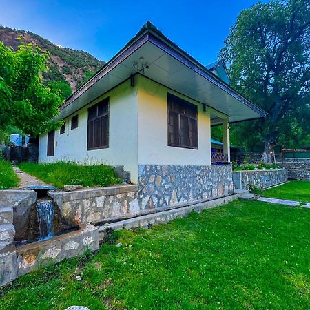 Chitral Inn Resort Exterior photo