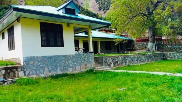Chitral Inn Resort Exterior photo
